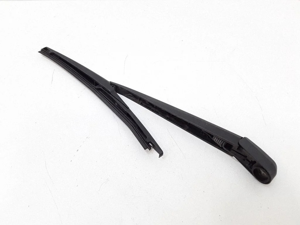 Rear wiper blade arm – Mazda 6 (2002-2008)