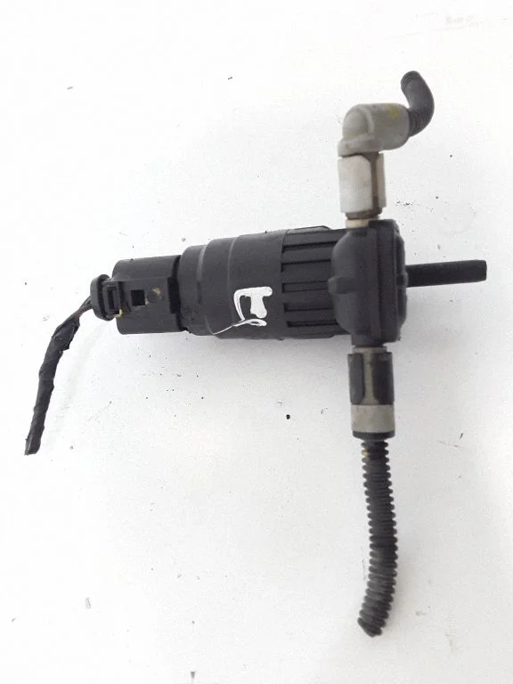 Windscreen/windshield washer pump