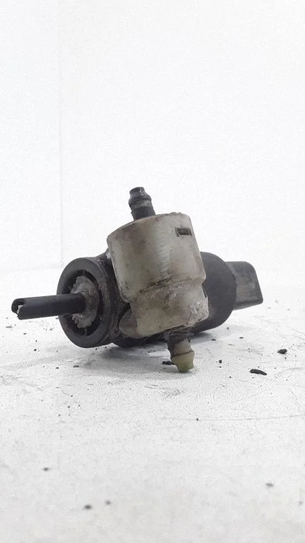 Windscreen/windshield washer pump 1K6955651