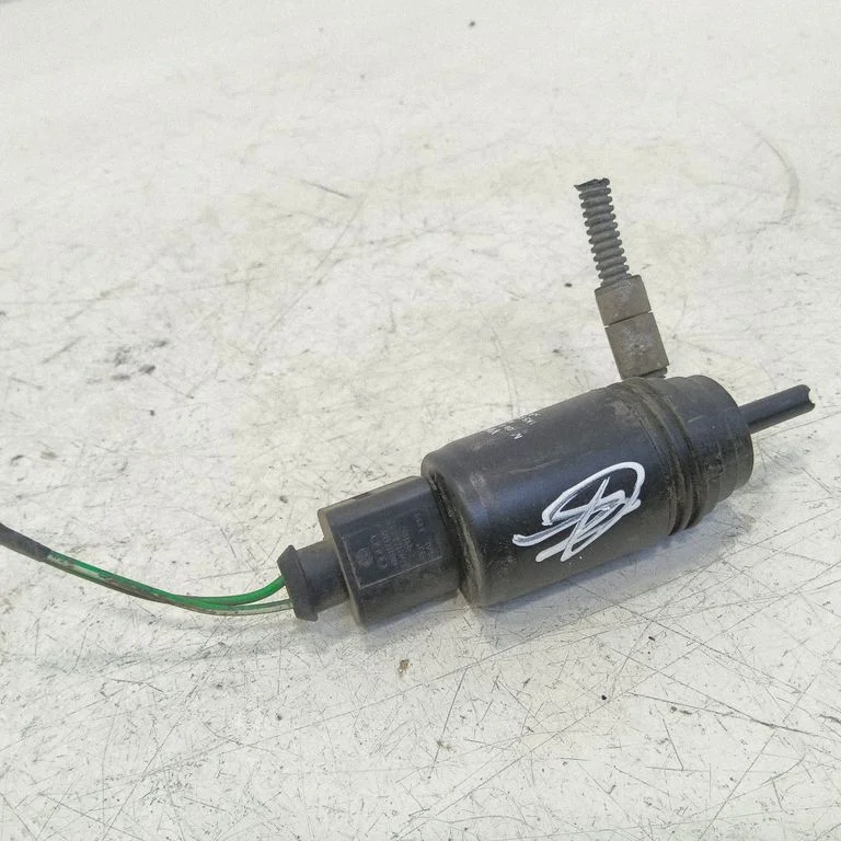 Windscreen/windshield washer pump 1K5955651