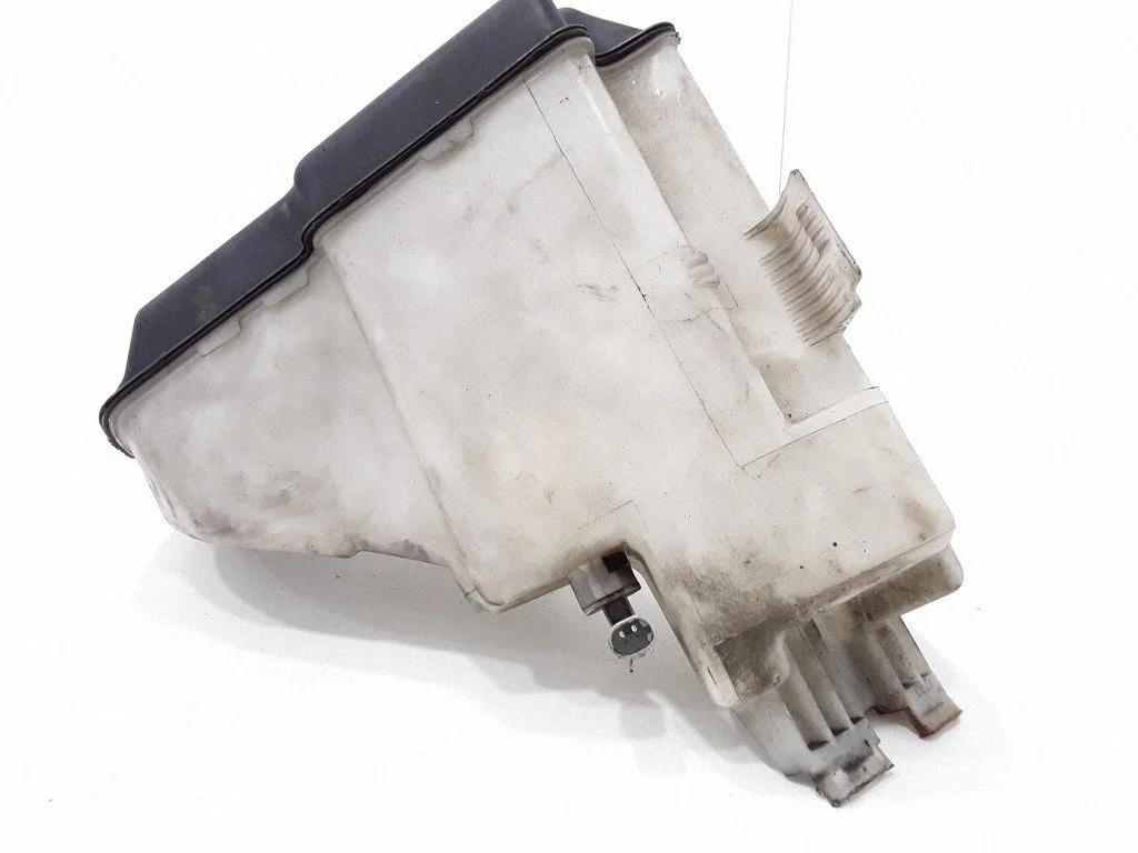 Windshield washer fluid reservoir/tank 61667007970