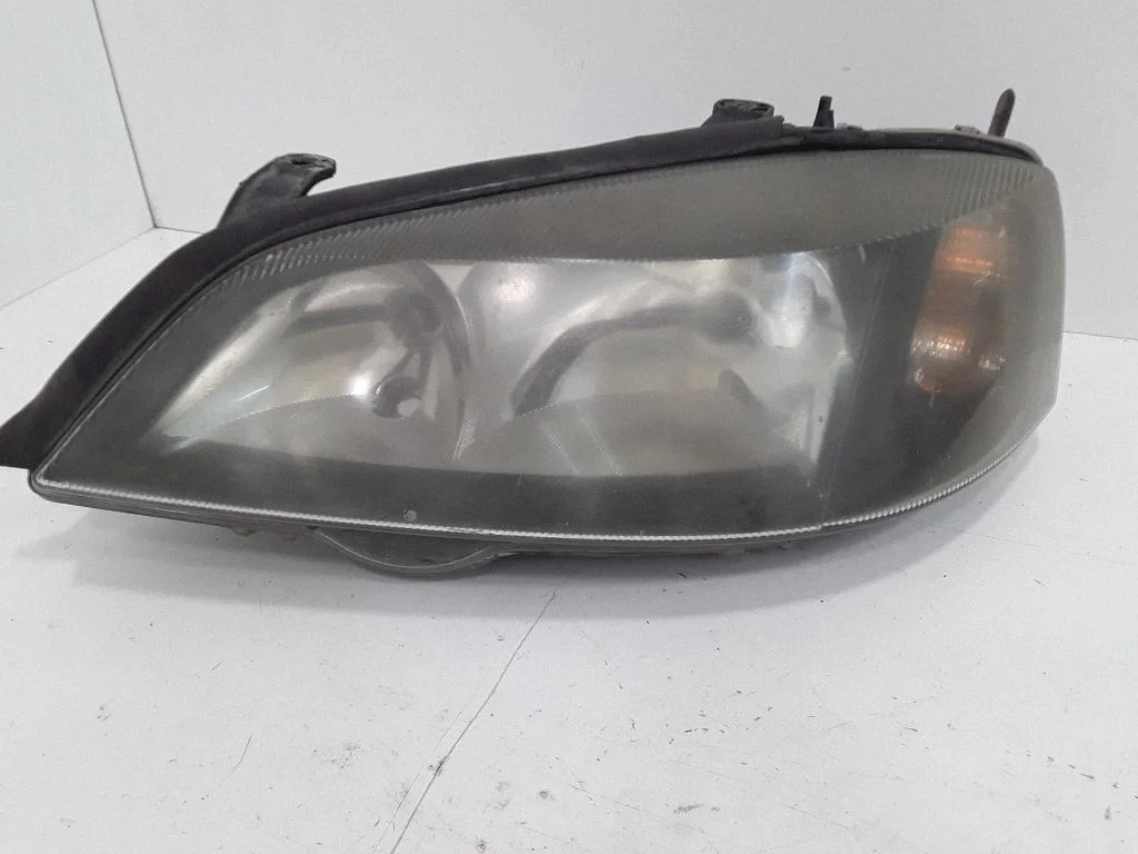 Headlight/headlamp – right