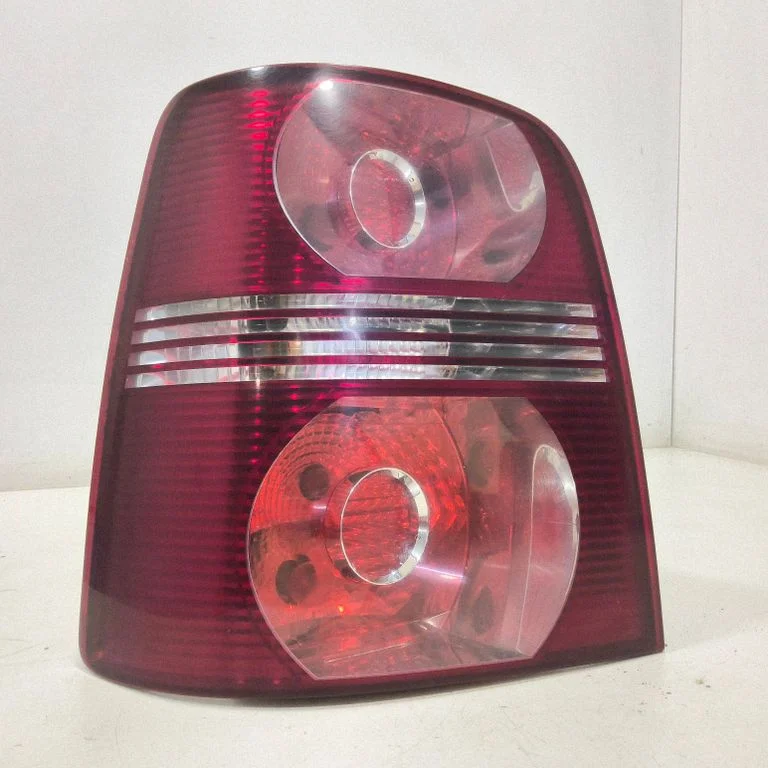 Rear/tail lights 1T0945257