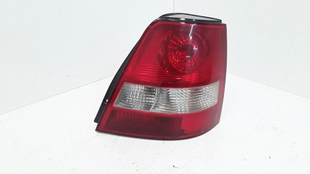 Rear/tail lights – right