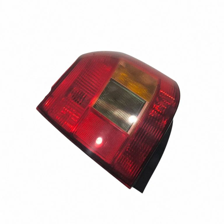 Rear/tail lights – rear left