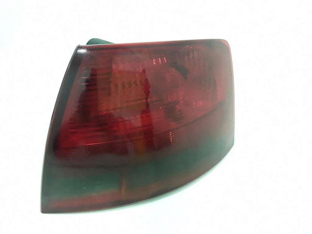 Rear/tail lights 8E9945026