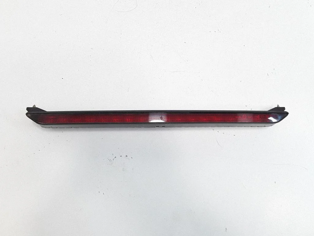 Third/center stoplight 1J6945097D