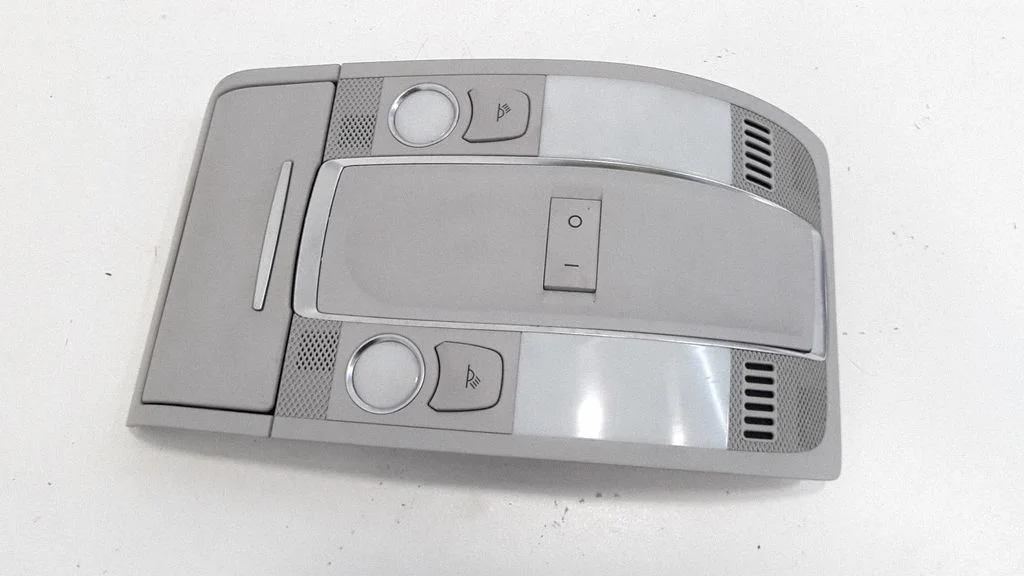 Front seat light 4F0947135
