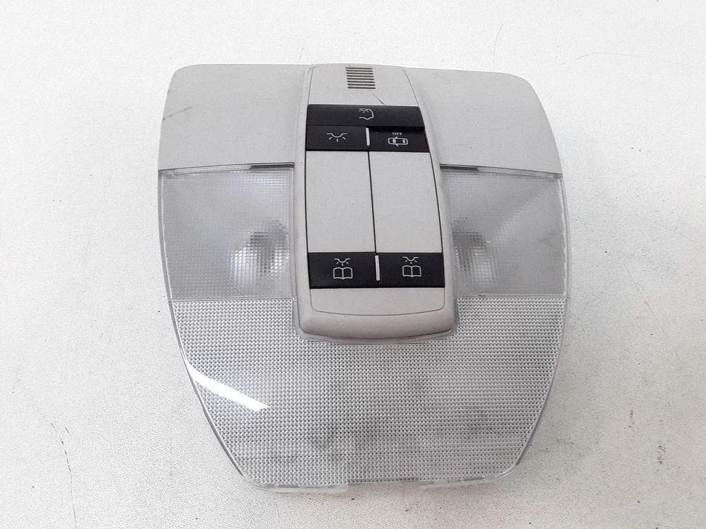 Esiistmete valgustustuli – Mercedes-Benz B-klass W245 (2005-2011)
