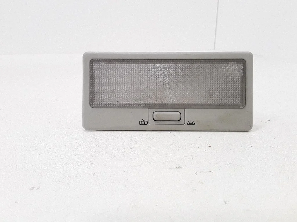 Front seat light 357947105