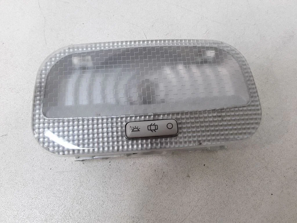 Rear seat light 9682063980