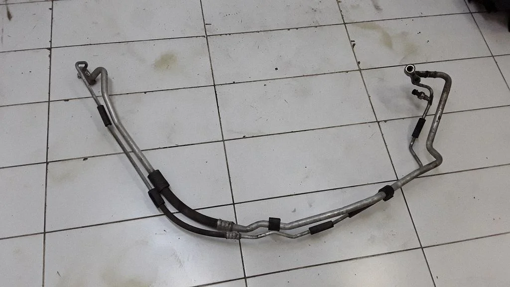 Air conditioning (A/C) pipe/hose