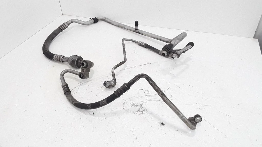 Air conditioning (A/C) pipe/hose