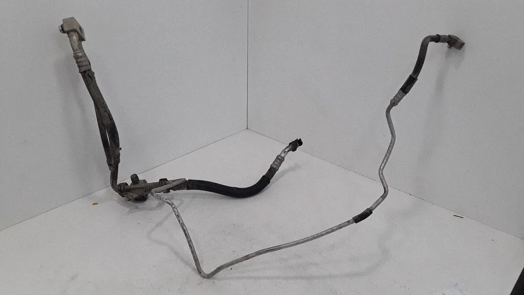 Air conditioning (A/C) pipe/hose