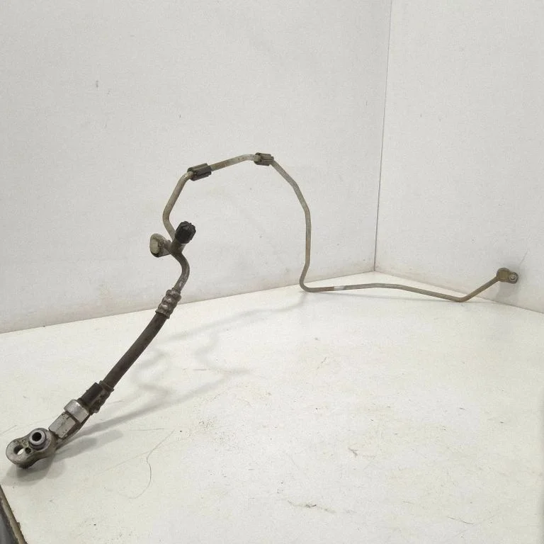 Air conditioning (A/C) pipe/hose – front