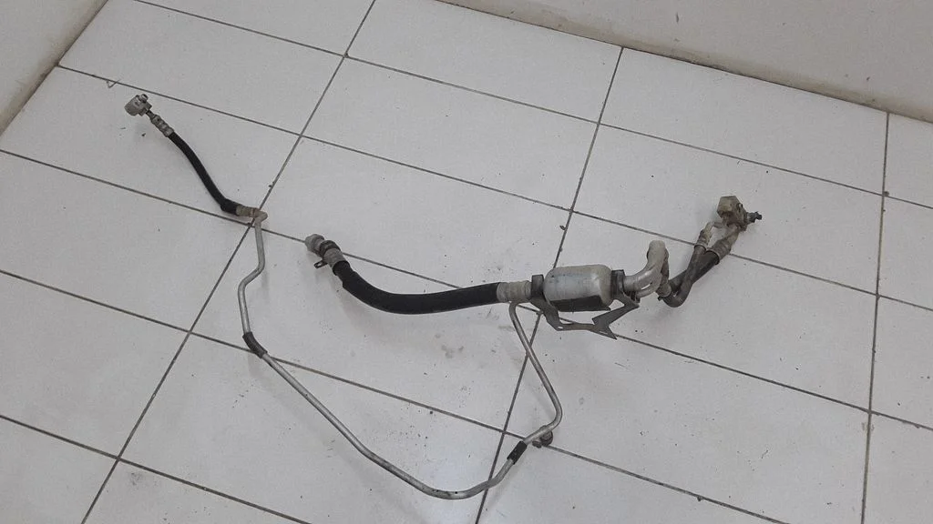 Air conditioning (A/C) pipe/hose