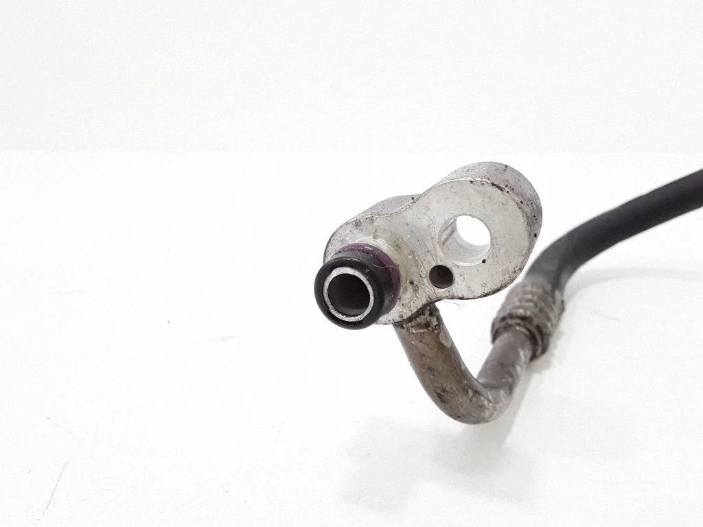 Air conditioning (A/C) pipe/hose