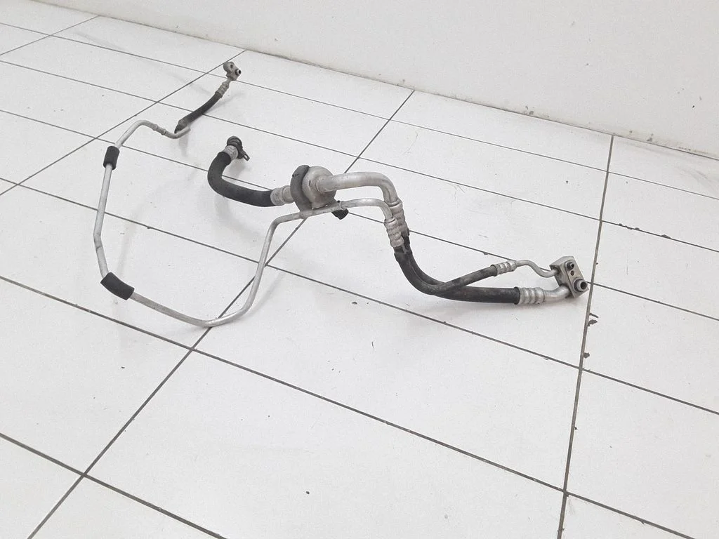 Air conditioning (A/C) pipe/hose