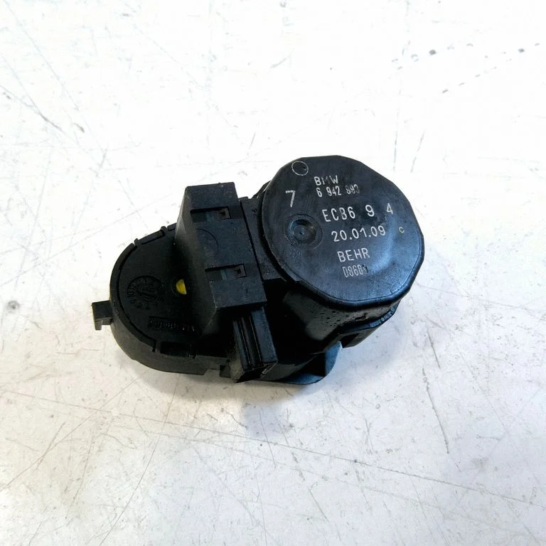 Õhuklapi mootor / ajam 6942993