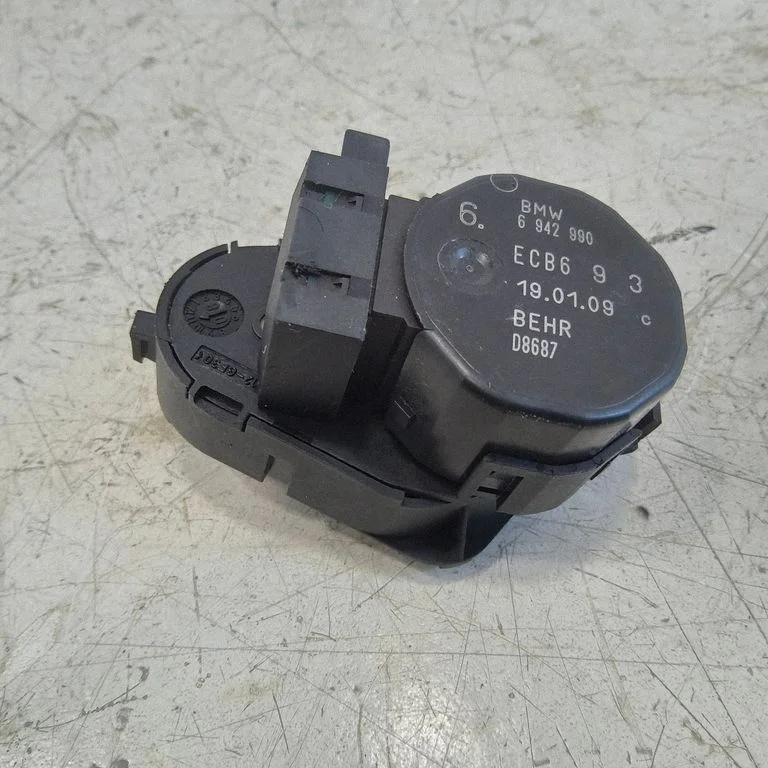 Õhuklapi mootor / ajam 6942990