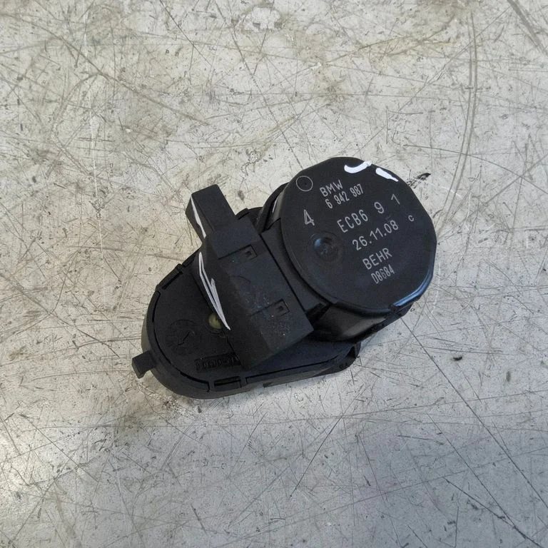 Õhuklapi mootor / ajam 6942987