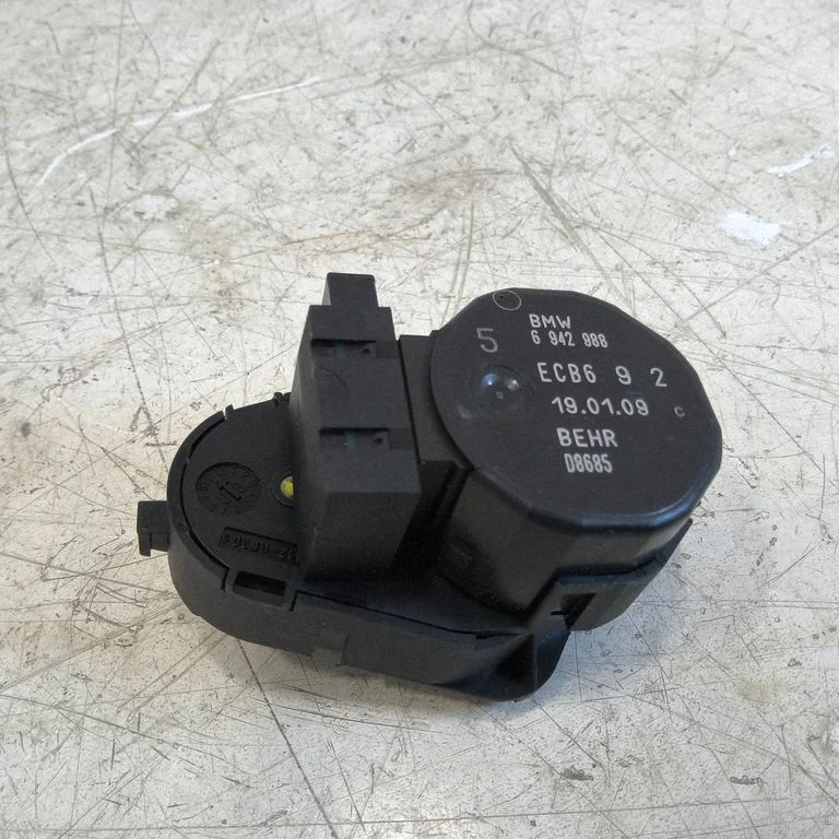 Õhuklapi mootor / ajam 6942988
