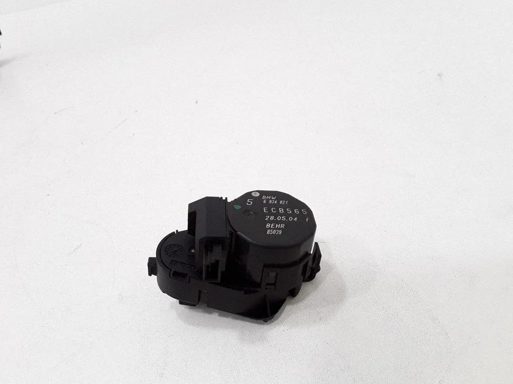 Air flap motor/actuator 6934821