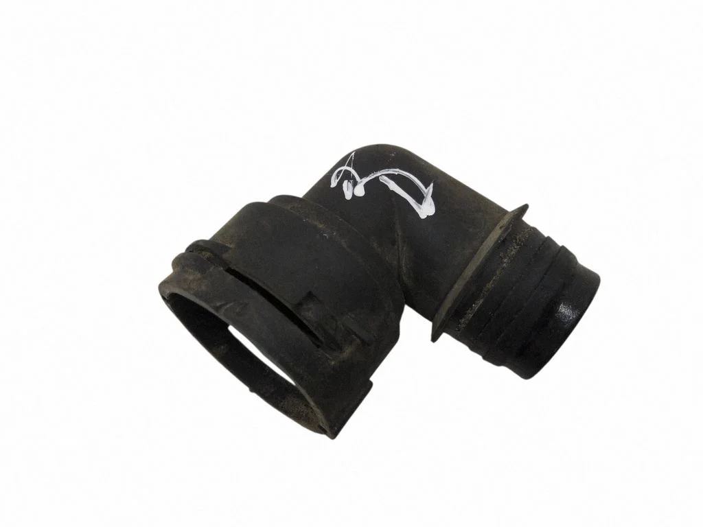 Engine coolant pipe/hose – front
