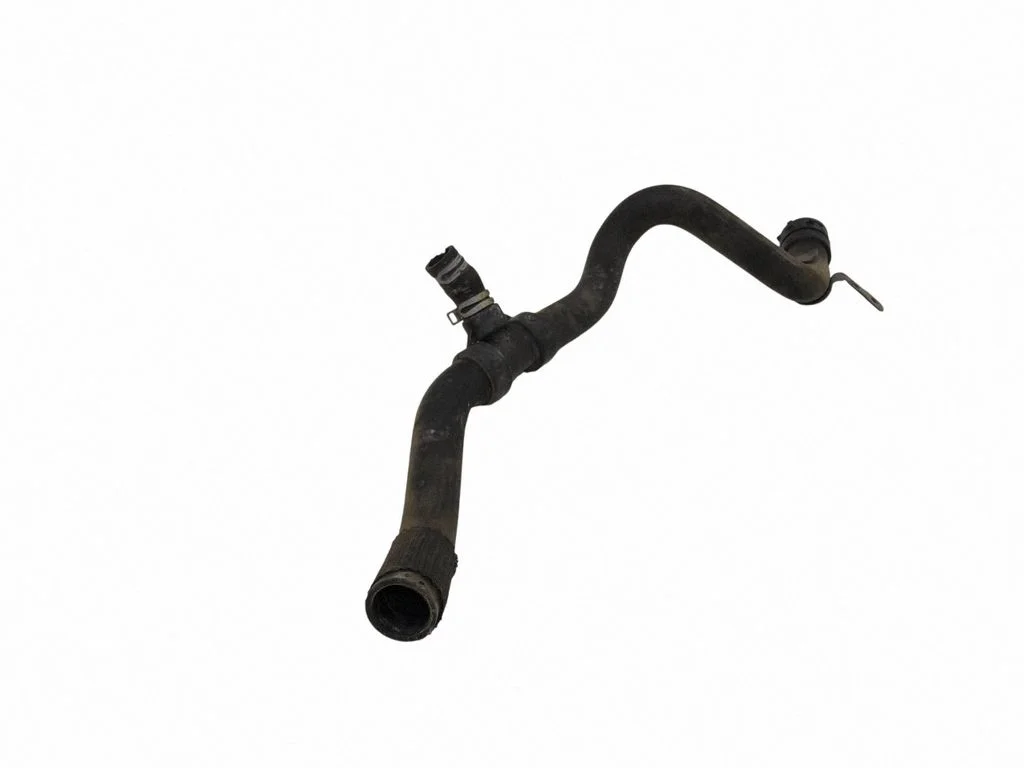 Engine coolant pipe/hose – front