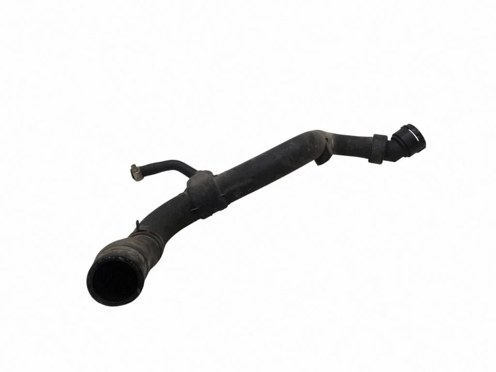 Engine coolant pipe/hose – front