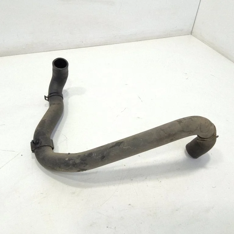 Engine coolant pipe/hose – front