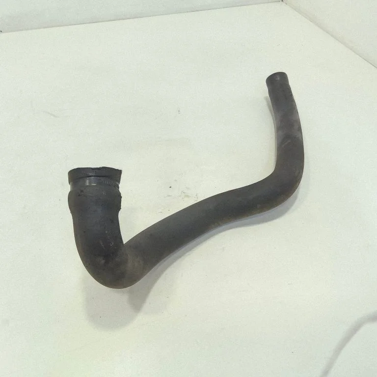 Engine coolant pipe/hose – front