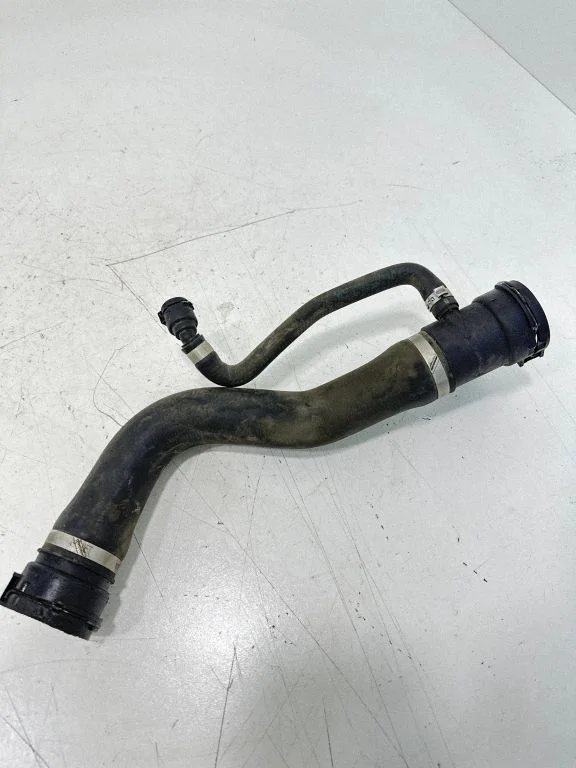 Motora dzesēšanas caurule (-es)/šļūtene (-es) 1712759683702