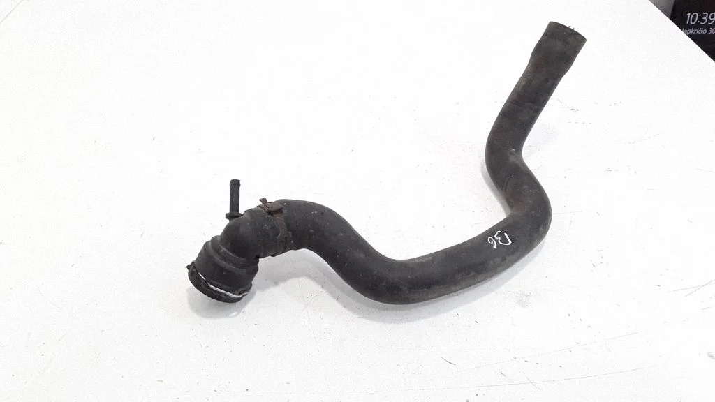 Engine coolant pipe/hose