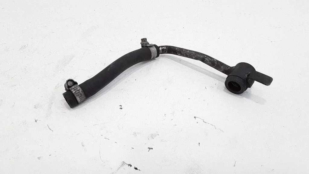 Engine coolant pipe/hose