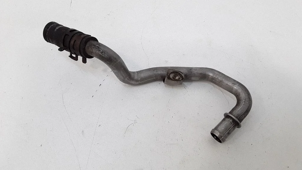 Engine coolant pipe/hose