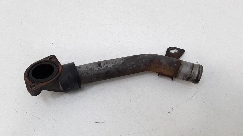 Engine coolant pipe/hose