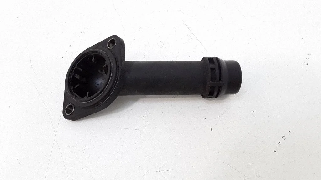 Engine coolant pipe/hose 06B121121