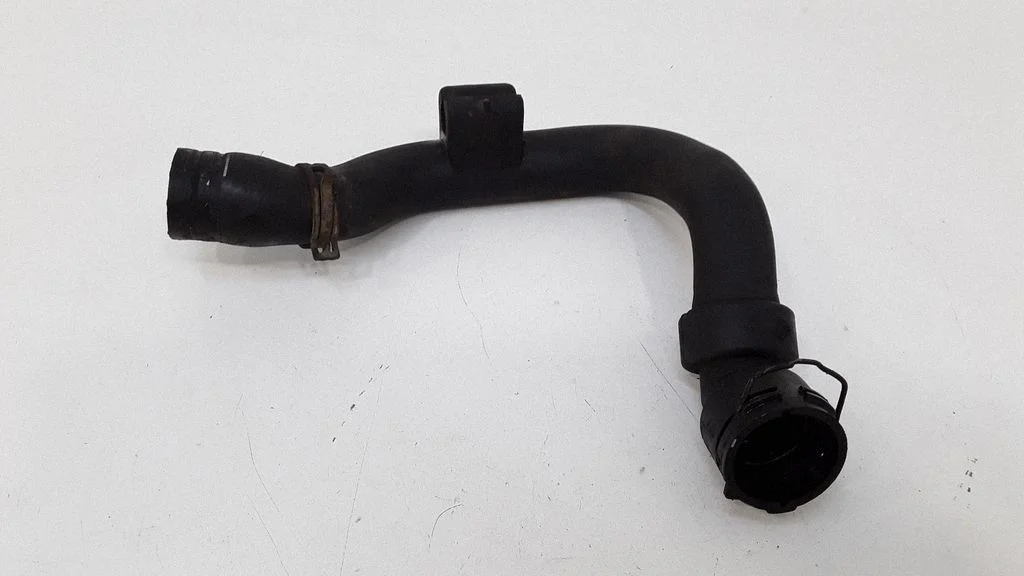 Engine coolant pipe/hose