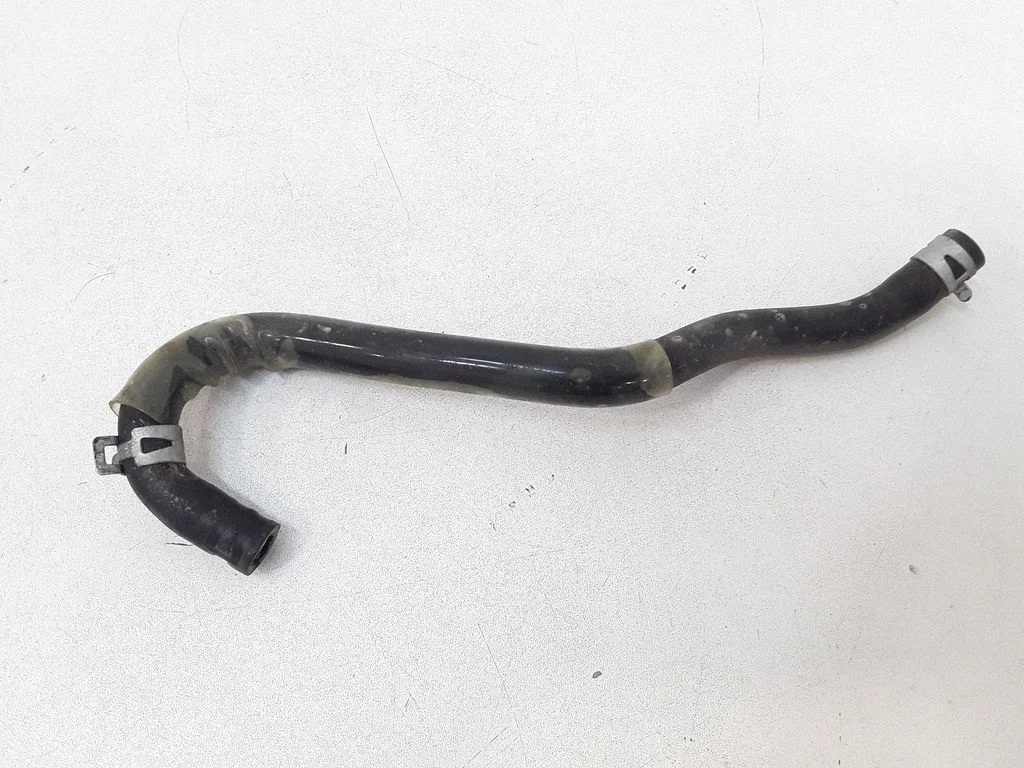Engine coolant pipe/hose