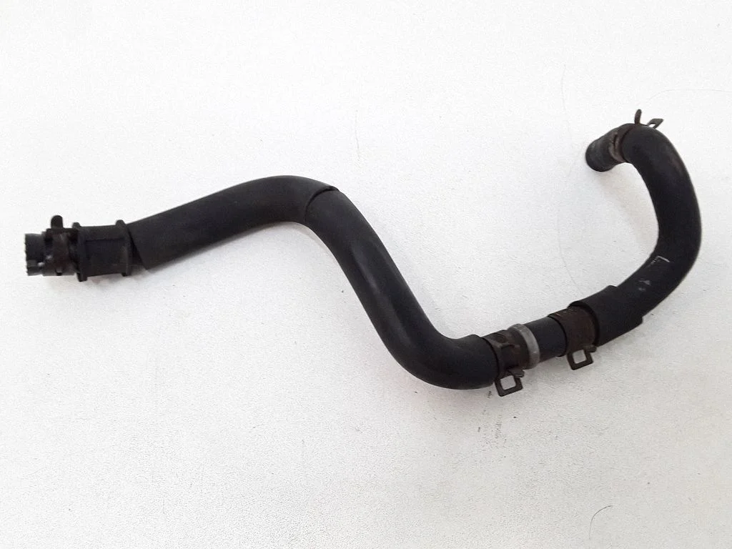 Engine coolant pipe/hose