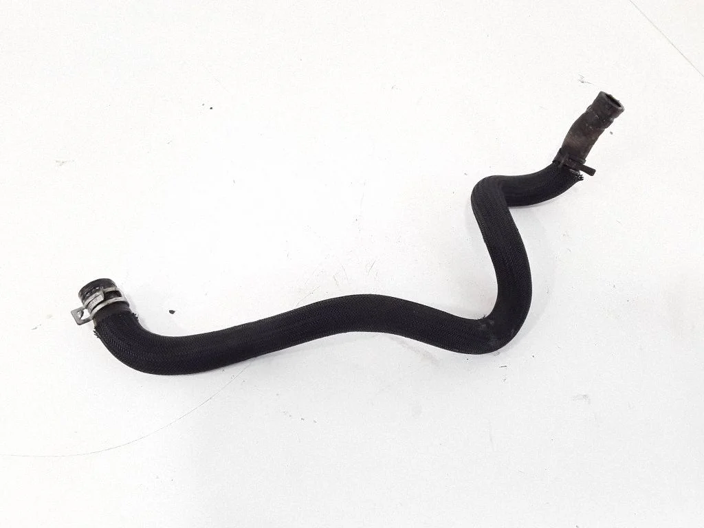 Engine coolant pipe/hose