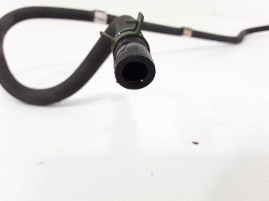 Engine coolant pipe/hose