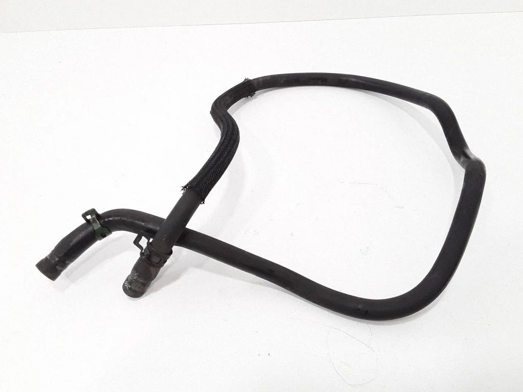 Engine coolant pipe/hose