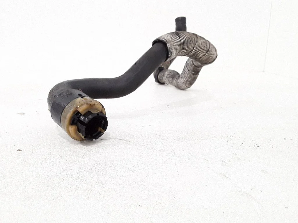 Engine coolant pipe/hose
