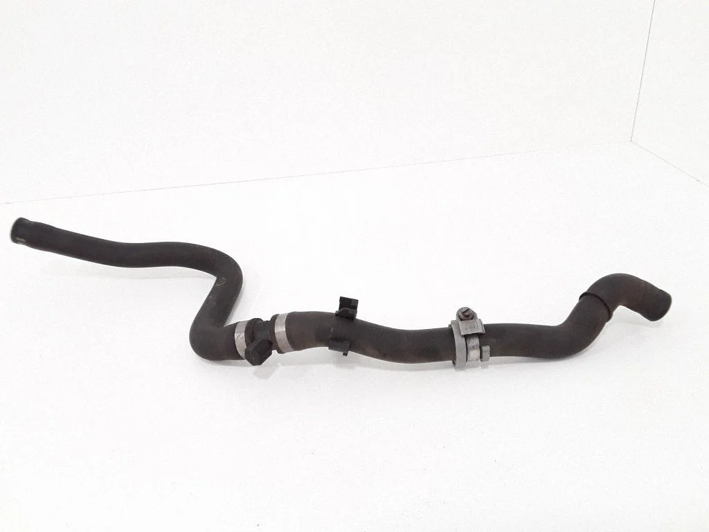 Engine coolant pipe/hose