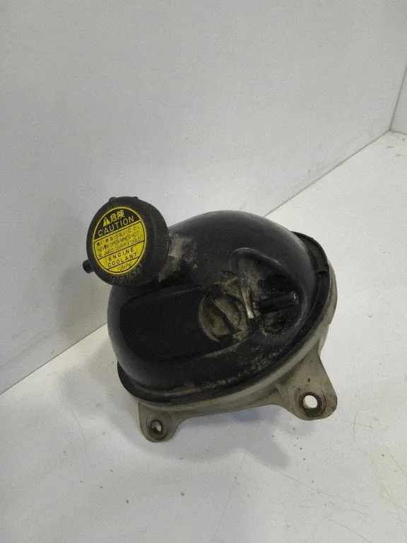 Coolant expansion tank/reservoir – front