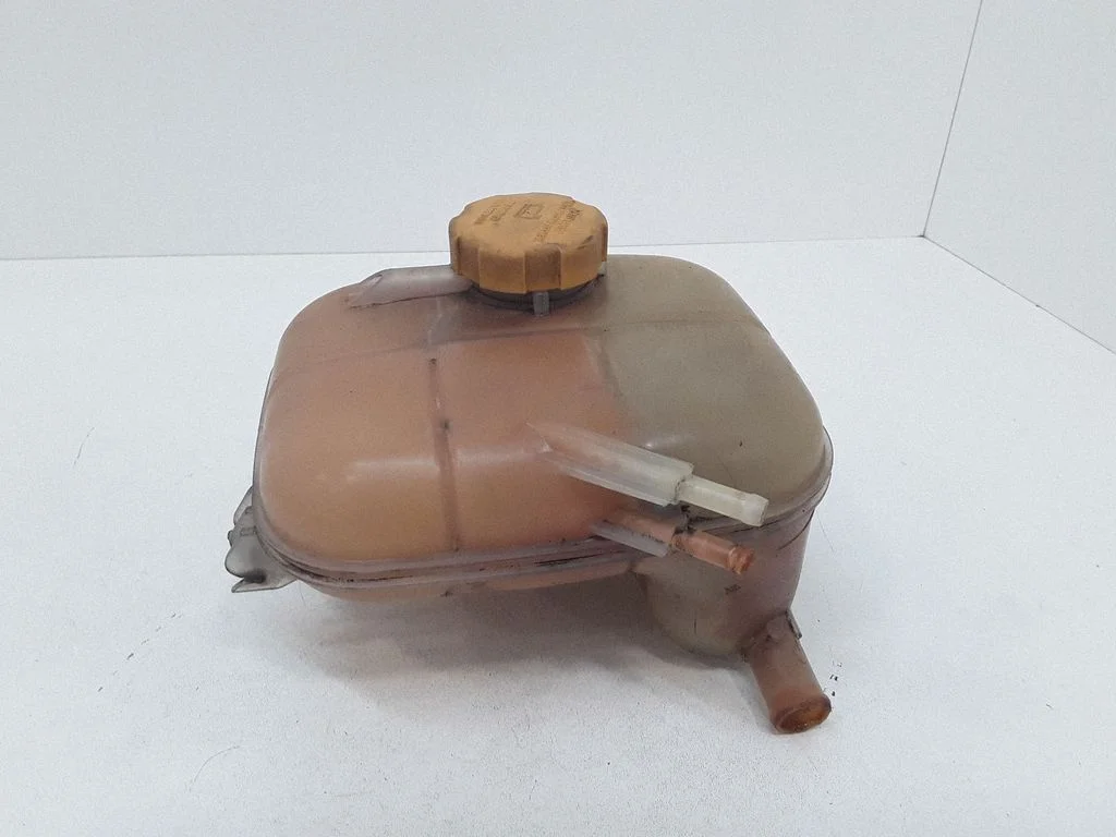 Coolant expansion tank/reservoir