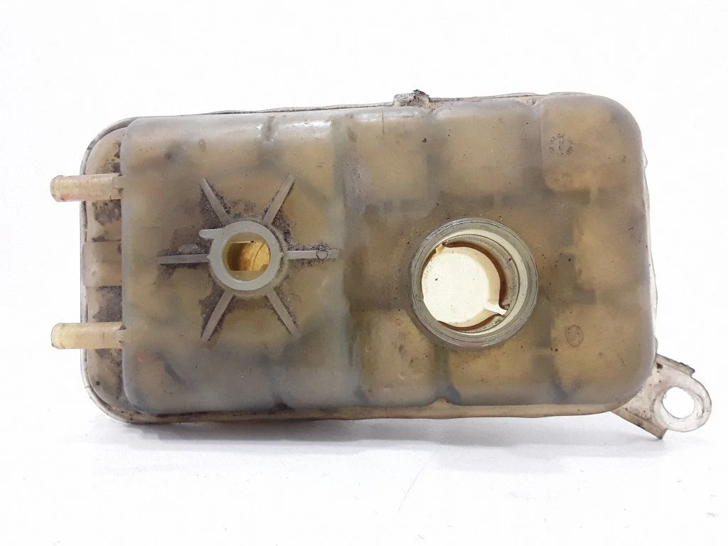 Coolant expansion tank/reservoir
