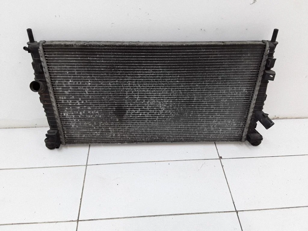 Coolant radiator 3M5H8005TL
